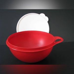 12 Cup Tupperware Thatsa® Jr. Bowl-Red/White